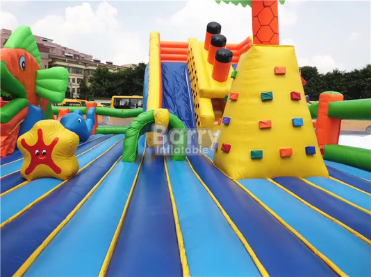 OEM Zewnętrzny nadmuchiwany plac zabaw dla dzieci Wspinaczka i zjeżdżalnia Combo Playland Giant Bouncy Castles
