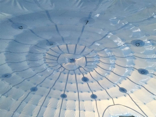 Nadmuchiwany namiot bąbelkowy z przezroczystej kopuły z PVC na imprezę rodzinną na świeżym powietrzu